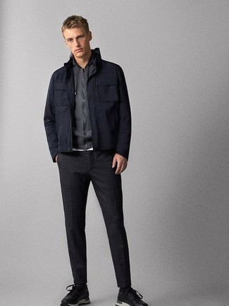 Как носить черную ветровку с черными брюками чинос
