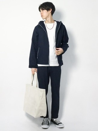 Как носить черную ветровку с черными брюками чинос