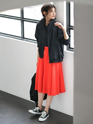 С чем носить черную ветровку женщине