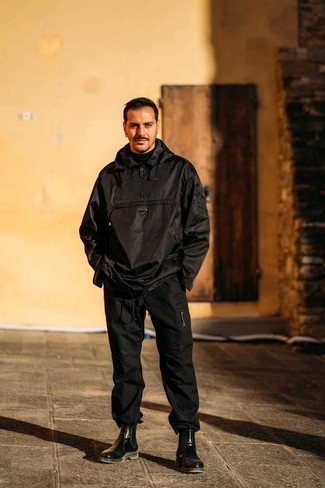 Какие спортивные штаны носить с черной ветровкой мужчине