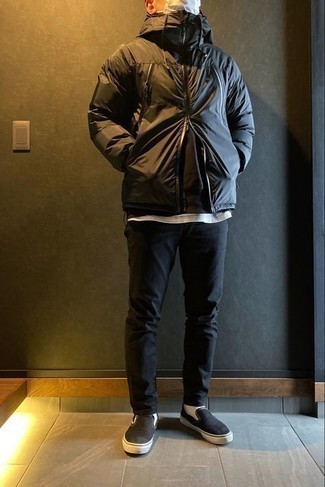 Какие свитшоты носить с черной ветровкой мужчине