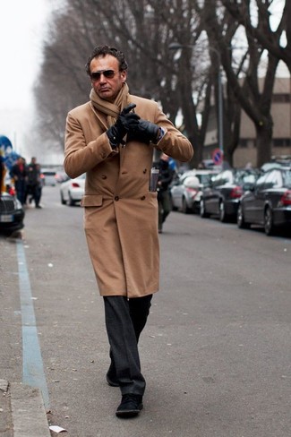 С чем носить черные шерстяные классические брюки мужчине