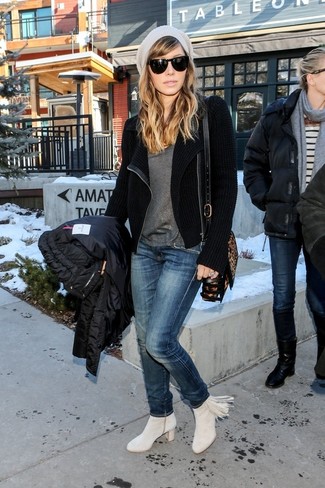 С чем носить черную шерстяную куртку женщине