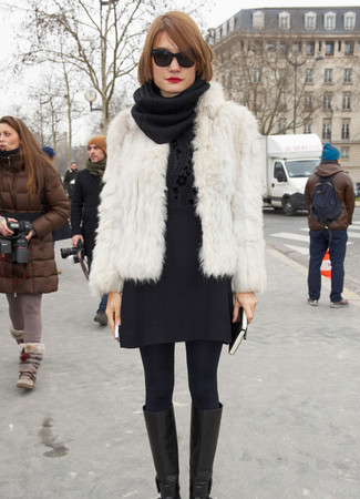 С чем носить черную шерстяную мини-юбку