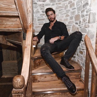 Какие джинсовые рубашки носить с черными рабочими ботинками мужчине