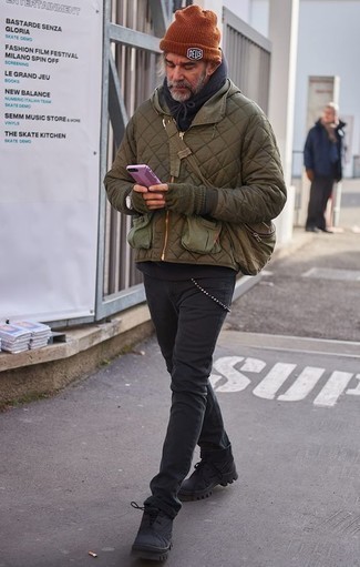 Какой худи носить с черными рабочими ботинками мужчине