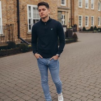С чем носить черный свитер с воротником на молнии мужчине