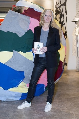 Как носить пиджак с свитером с круглым вырезом женщине