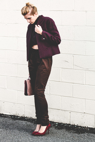 Как носить пиджак с коротким свитером