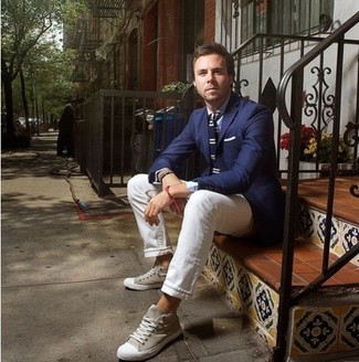 Как носить пиджак с высокими кедами мужчине