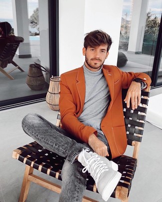 Как носить пиджак с высокими кедами мужчине