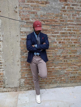 Как носить пиджак с высокими кедами мужчине