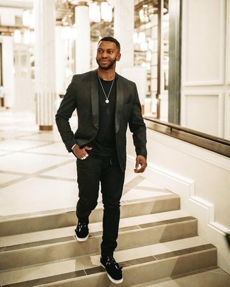 Как носить пиджак с высокими кедами мужчине