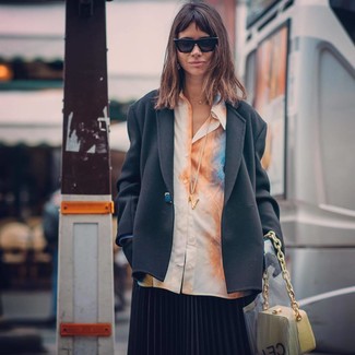 Как носить пиджак с юбкой-миди