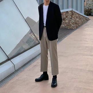 Как носить пиджак с футболкой мужчине лето