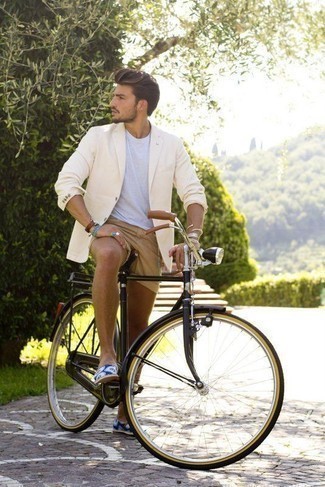 Как носить пиджак с футболкой мужчине в стиле кэжуал