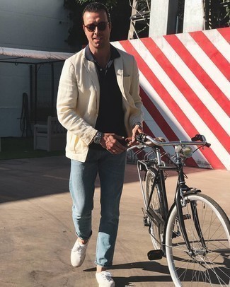 Как носить пиджак с футболкой мужчине в жару