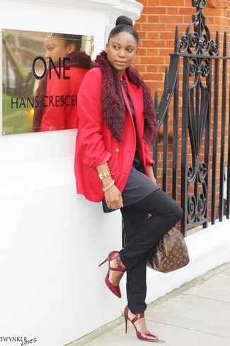 Как носить пиджак с туникой