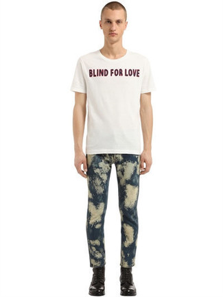 С чем носить синие вареные джинсы мужчине