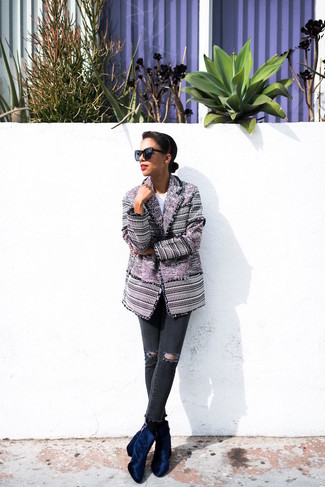 Какое пальто носить с синими ботильонами