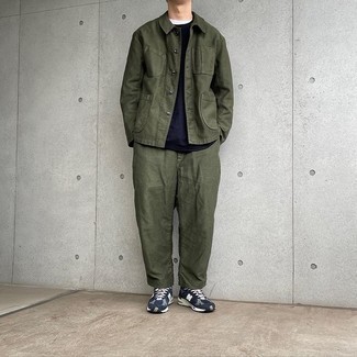 С чем носить синие кроссовки мужчине