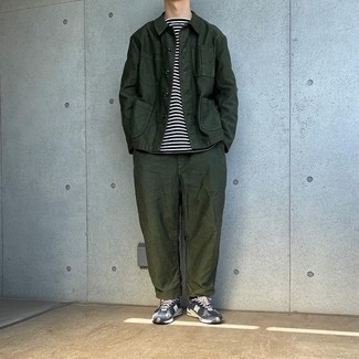 С чем носить синие кроссовки мужчине