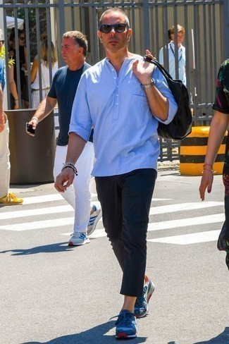 С чем носить синие кроссовки мужчине