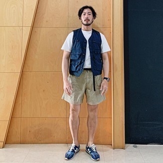 Какие шорты носить с синими кроссовками мужчине