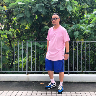 Какие шорты носить с синими кроссовками мужчине