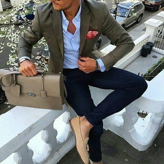 С чем носить синий браслет из бисера мужчине