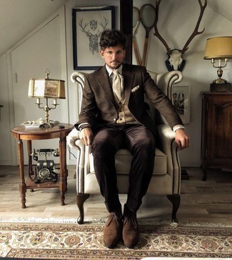 С чем носить синий браслет из бисера мужчине