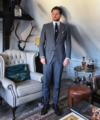 С чем носить синий браслет из бисера мужчине