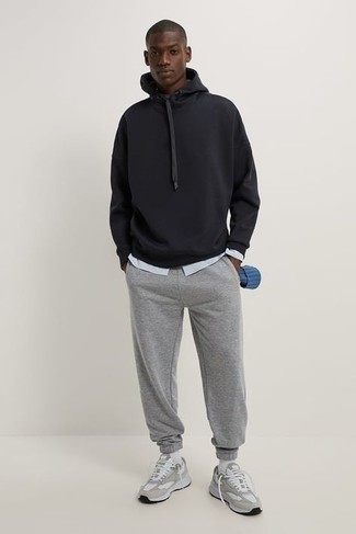 С чем носить синюю шапку мужчине