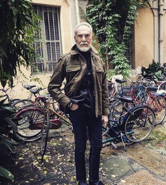 Как носить синий пиджак с черными джинсами мужчине