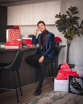 Как носить синий пиджак с черными кожаными ботинками челси мужчине