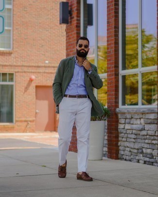 Какие топсайдеры носить с синим пиджаком