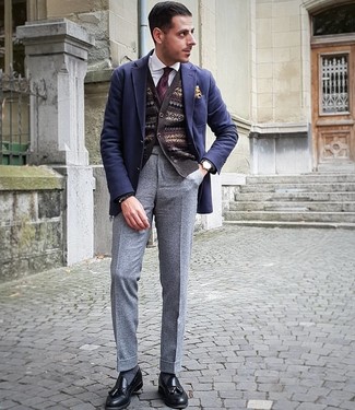 Какие кардиганы носить с синим пиджаком мужчине