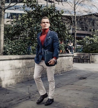 Какие ботинки челси носить с синим пиджаком мужчине