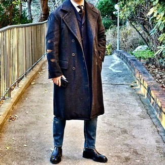 Какие ботинки челси носить с синим пиджаком мужчине