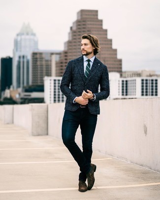 Какие ботинки челси носить с синим пиджаком мужчине