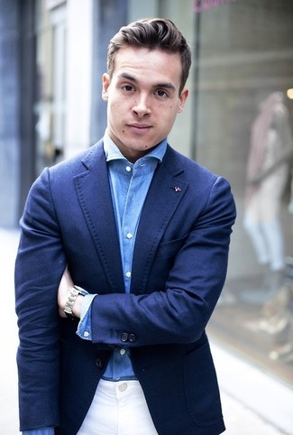 Какие брюки чинос носить с синим пиджаком