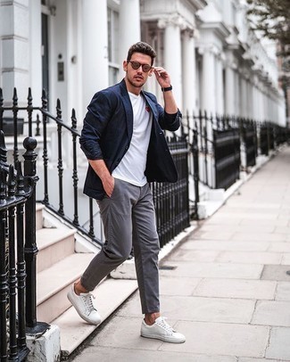 Как носить синий пиджак с серыми брюками чинос