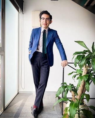 Какие лоферы носить с синим пиджаком мужчине