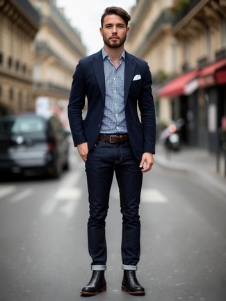 Как носить синий пиджак с темно-синими джинсами мужчине