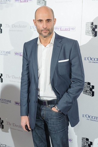 Как носить синий пиджак с темно-синими джинсами мужчине