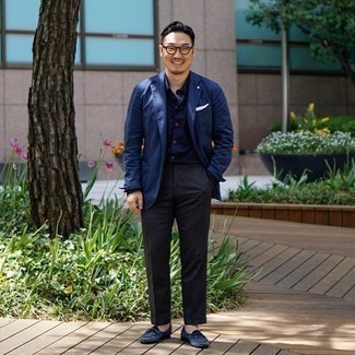 Какие лоферы с кисточками носить с синим пиджаком