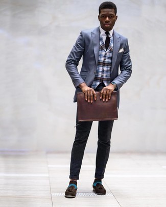 Какие лоферы с кисточками носить с синим пиджаком