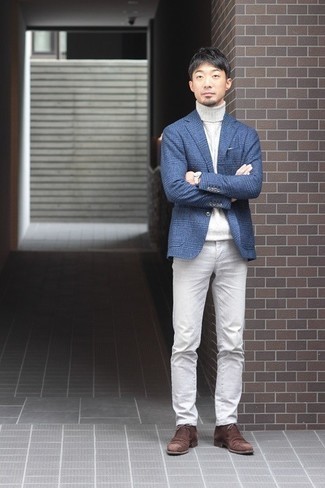 Какие водолазки носить с синим пиджаком мужчине