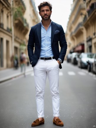 Как носить синий пиджак с белыми брюками чинос