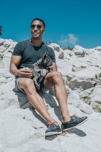 С чем носить синие топсайдеры